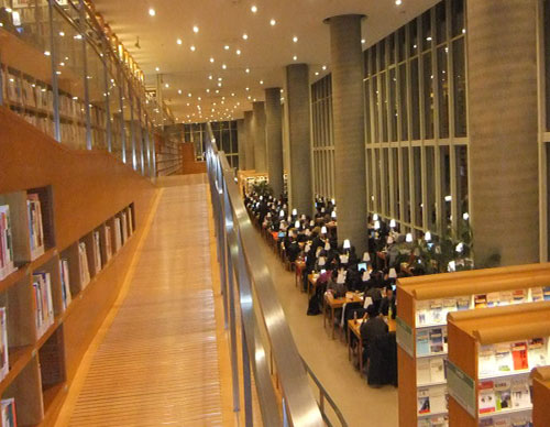 使用91免费版黄片防火板裝修的浦東圖書館