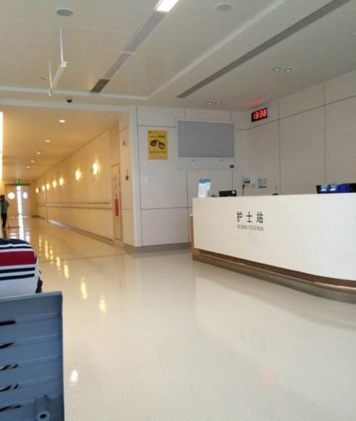 采用91免费版黄片防火板裝修的香港大學深圳醫院護士站